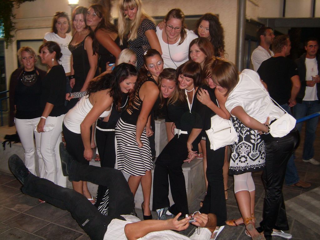 i/Kranj/Absolvent08/07-BlackWhiteParty/absolvent 1807.jpg
